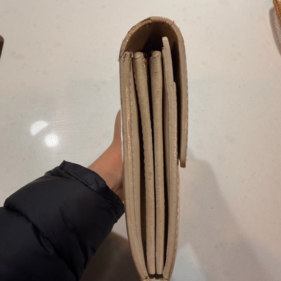 Louis Vuitton Sarah Wallet Monogram Vernis Pearl Ivory Patent - Picture 11 of 13